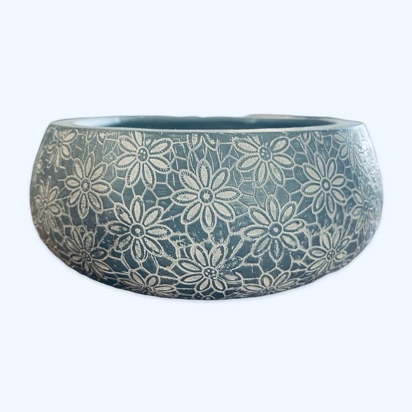 Etched Daisy Set of 2| Painted Terra Cotta Blue & White Planter Bowls Succulents - Picture 5 of 13